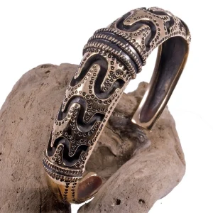 Vikingarmband Orupgård, 10e eeuw, brons