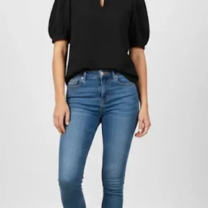 Blusa Feminine Chic – Manga Princesa em Duna com Botões na Gola