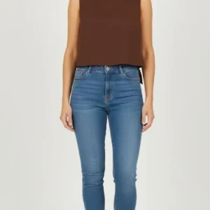 Cropped Tailored e Moderno – Crepe Alfaiataria