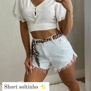 Short Branco Com Cinto