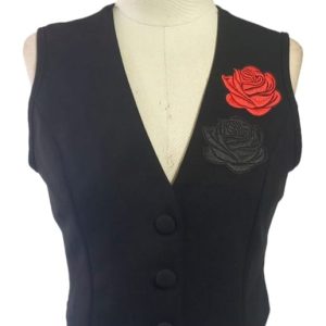Colete Malha Preto com detalhes preto e vermelho ( última peça)